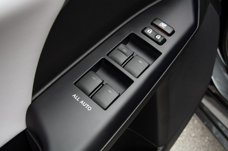  Lexus CT200h 2010 года  (фото 117 из 266)